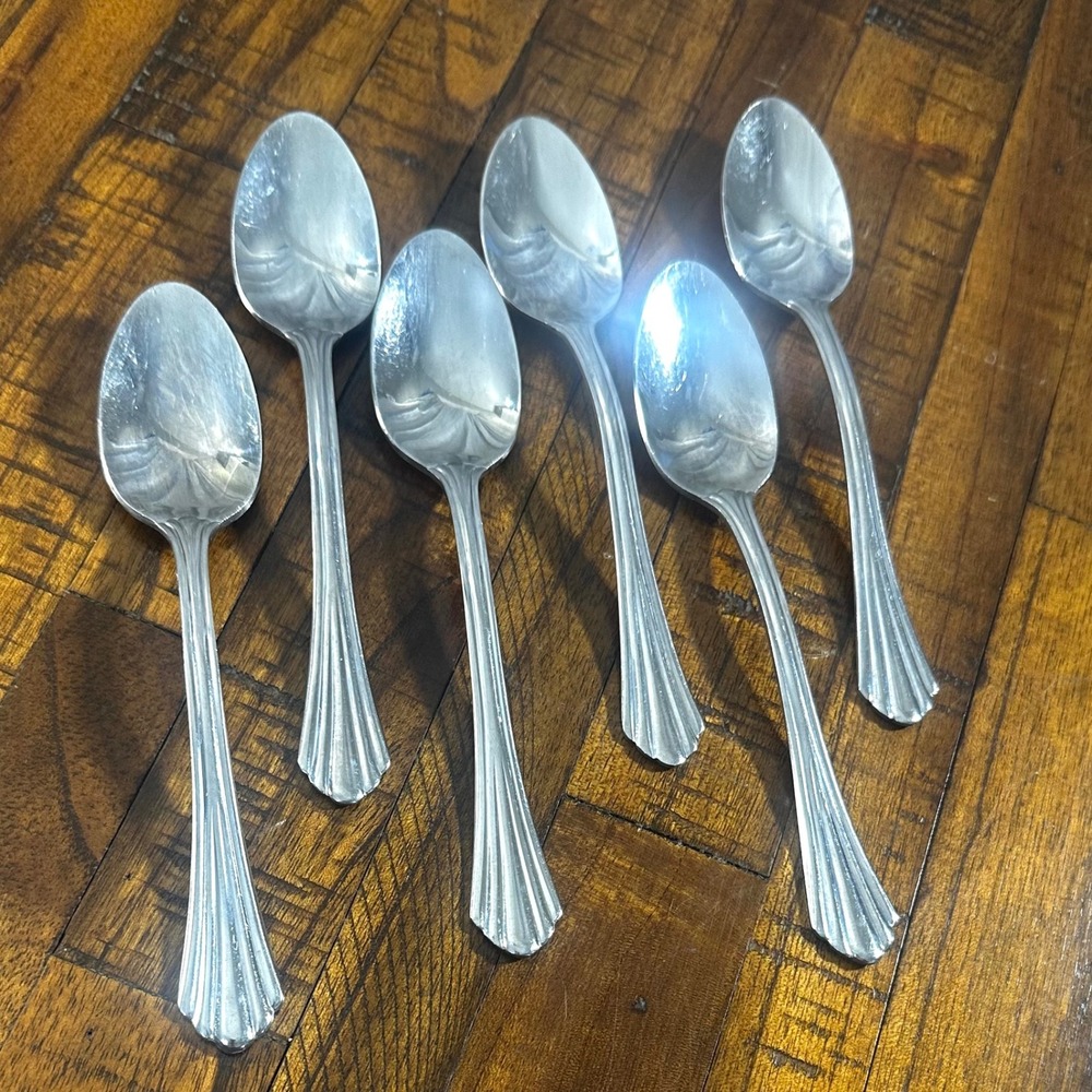 Oneida DUBLIN‎ Teaspoons Stainless 18/0 Glossy Ribbed Scallop Tip 6 1/4" Set/6